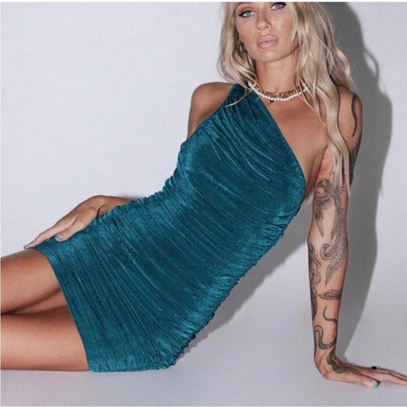 Princess Polly Lioness The Goddess Mini Dress Forest Green - Picture 4 of 9